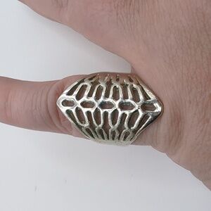 Elegant Silver Women's Ring